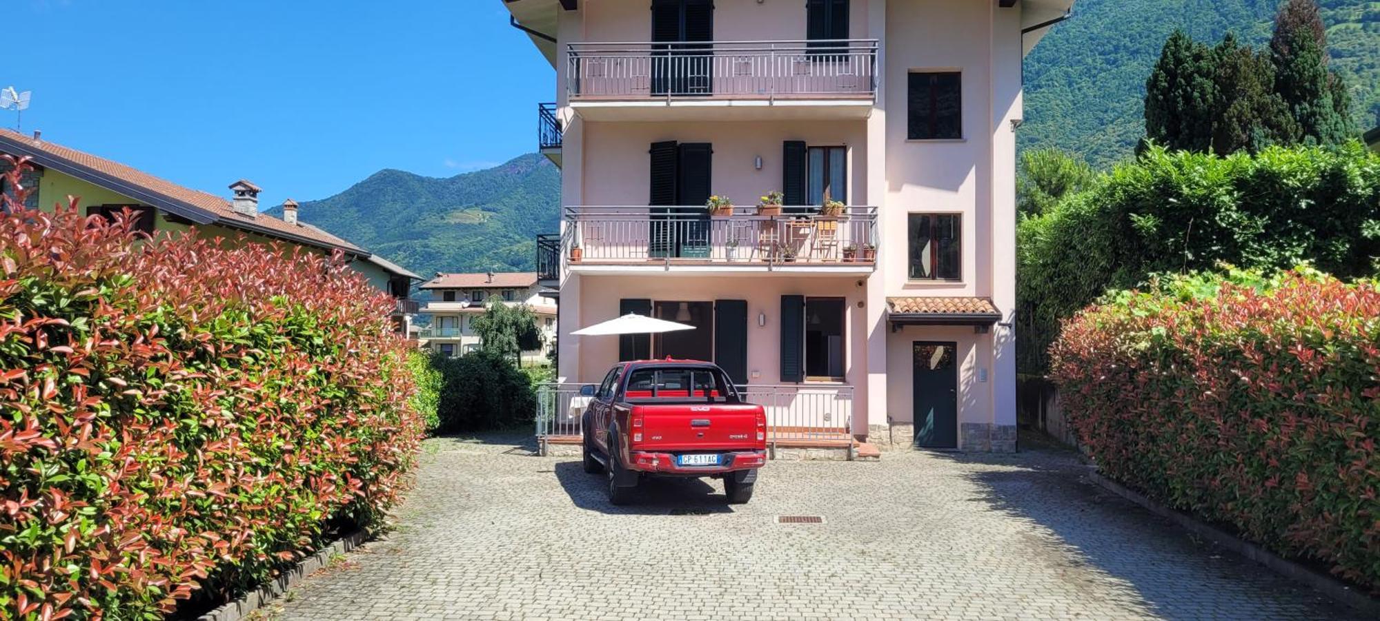 Terrazza Fucinetta Apartment Introbio Exterior foto