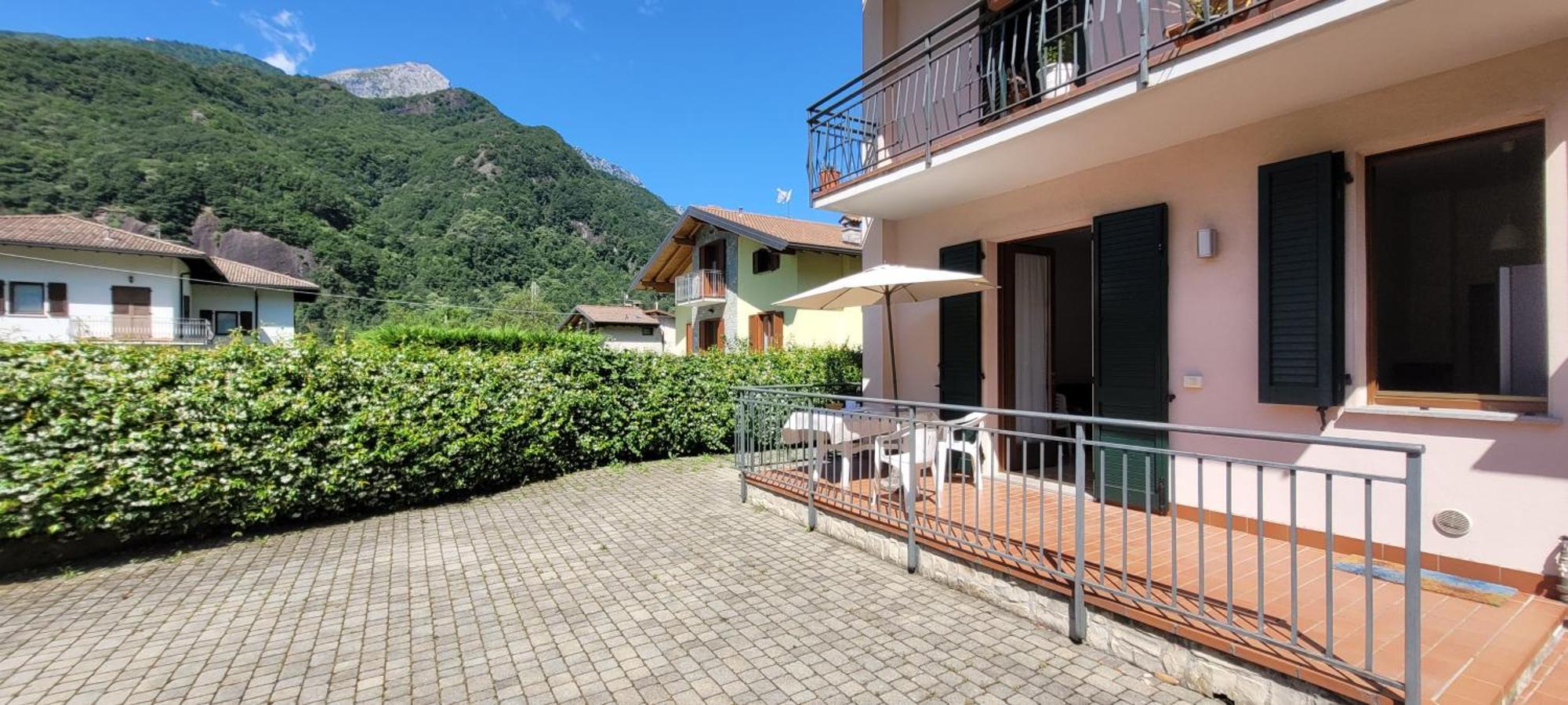 Terrazza Fucinetta Apartment Introbio Exterior foto