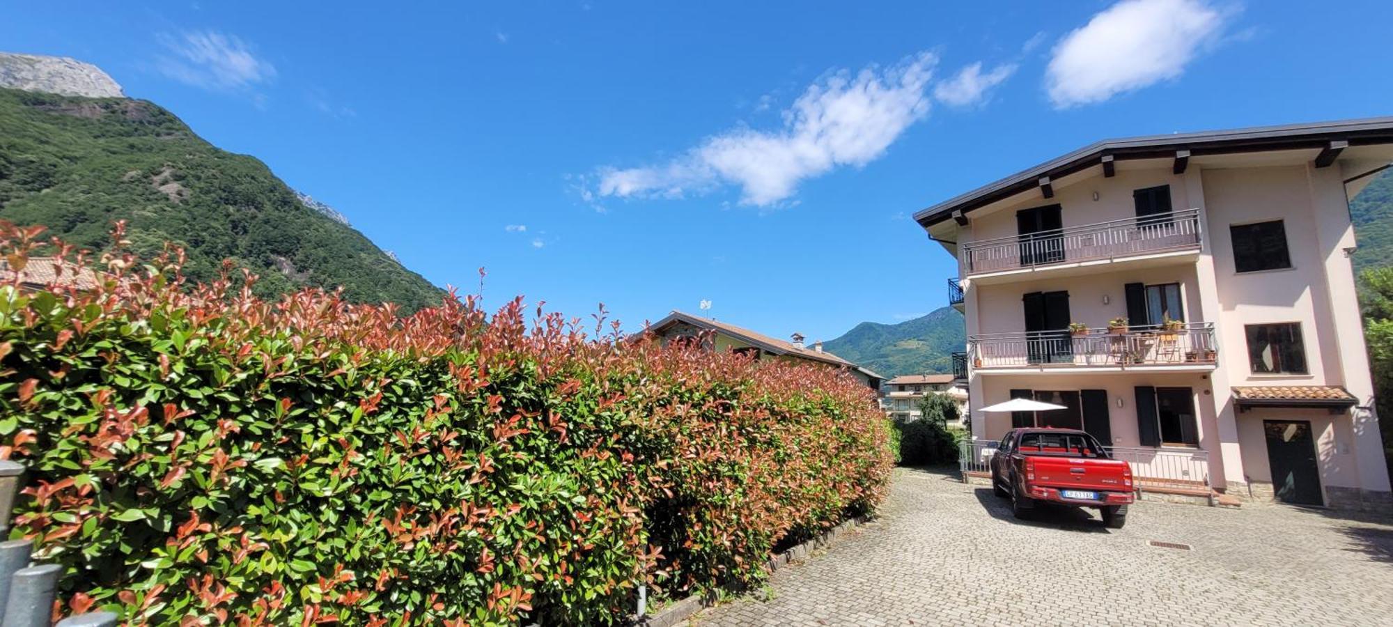 Terrazza Fucinetta Apartment Introbio Exterior foto